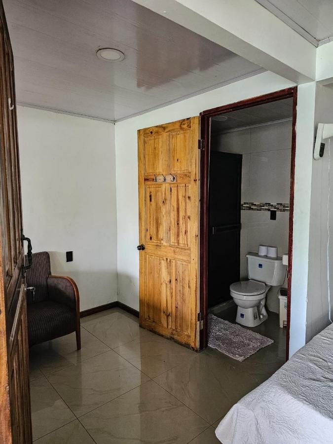 Hotel Liah'S Tortuguero Bagian luar foto