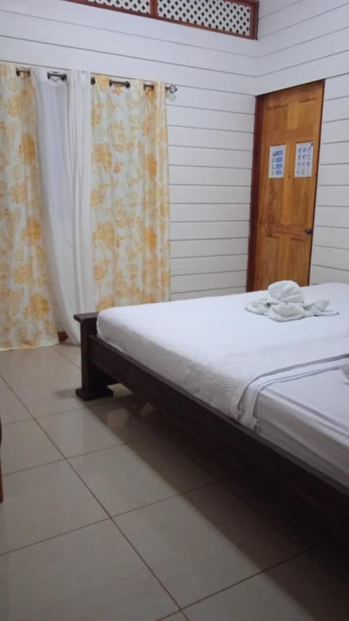 Hotel Liah'S Tortuguero Bagian luar foto