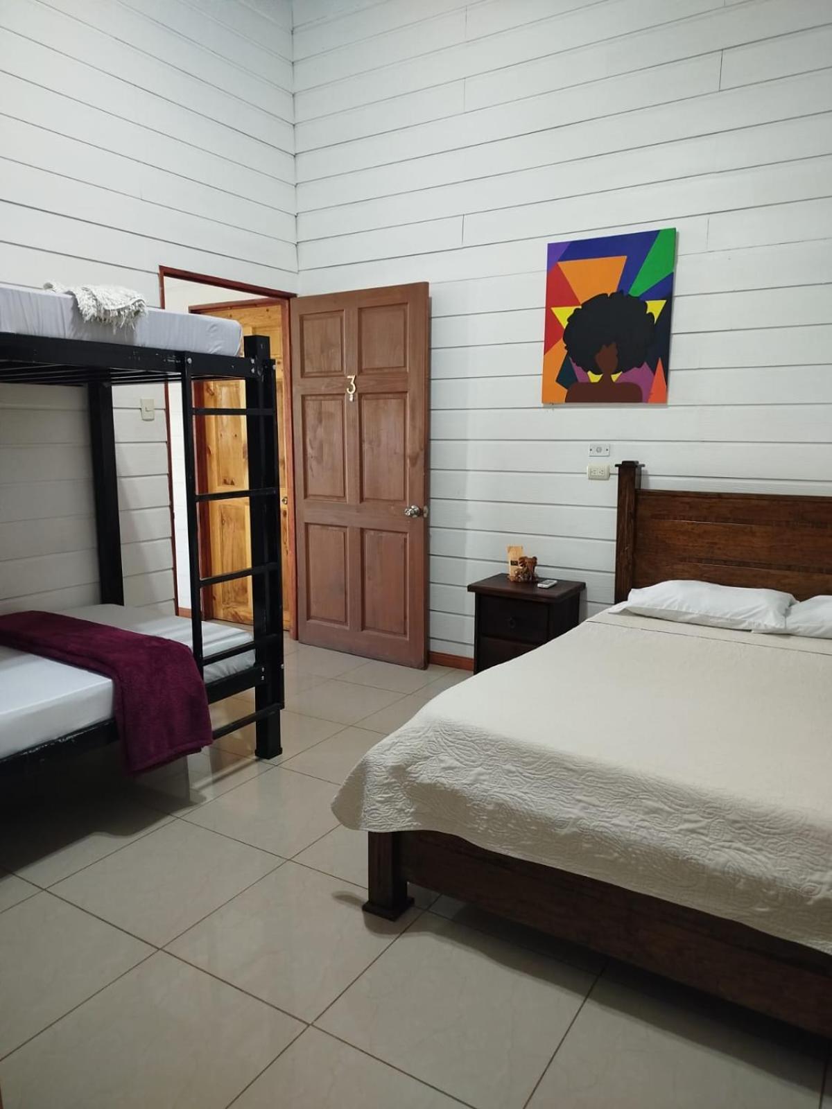 Hotel Liah'S Tortuguero Bagian luar foto